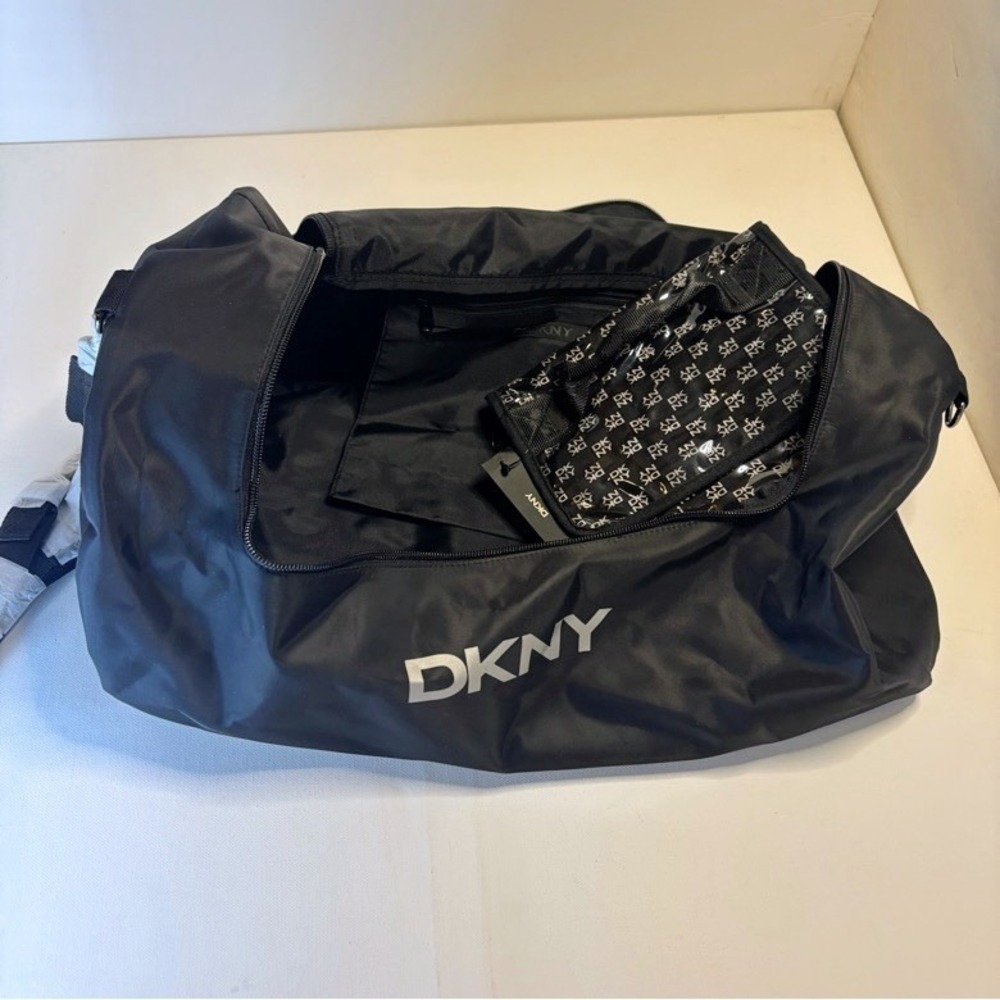 New DKNY Black Travel Set Duffle Gym + Toiletry Bag Sports Weekend Donna Karan - Picture 2 of 16